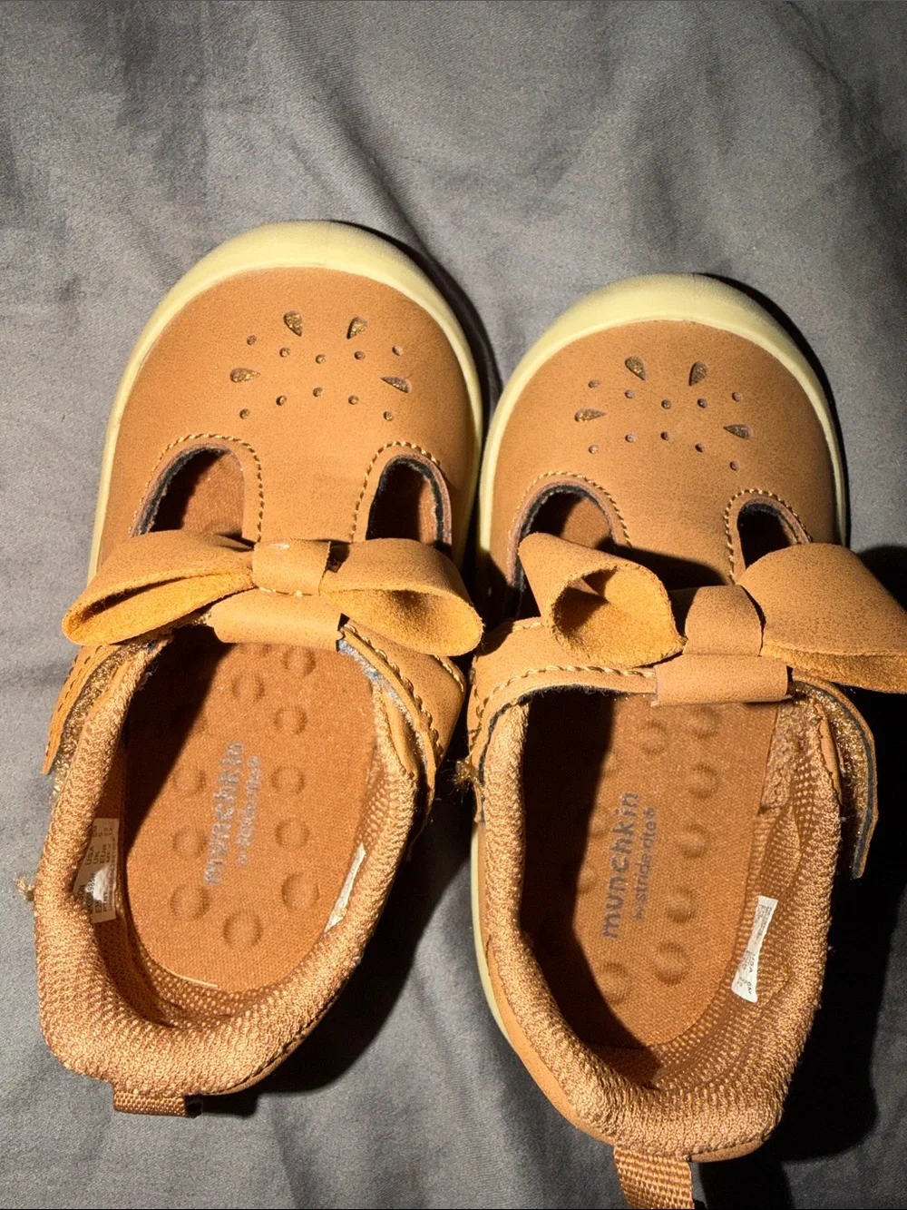 Munchkin Tan Bow Mary Jane Style Baby Walkers